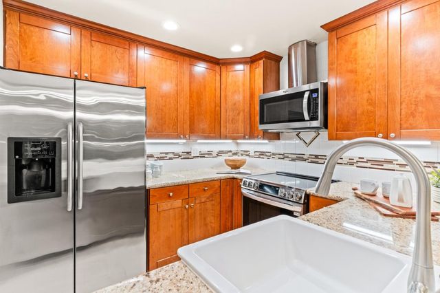905 Apricot Avenue G, Campbell, CA 95008