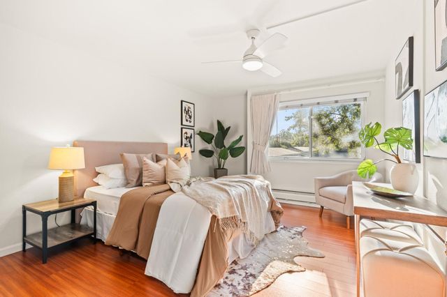 905 Apricot Avenue G, Campbell, CA 95008
