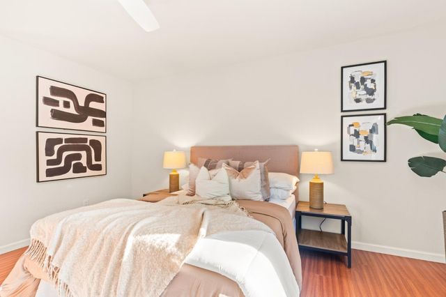 905 Apricot Avenue G, Campbell, CA 95008