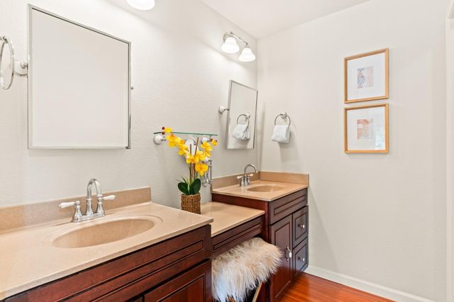 905 Apricot Avenue G, Campbell, CA 95008