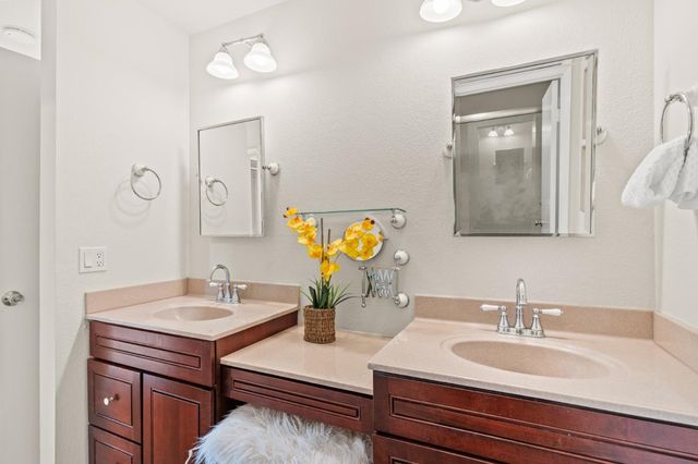 905 Apricot Avenue G, Campbell, CA 95008