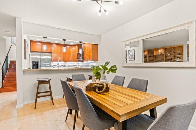 905 Apricot Avenue G, Campbell, CA 95008