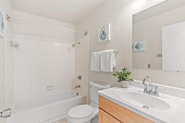 905 Apricot Avenue G, Campbell, CA 95008