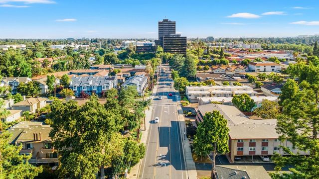 905 Apricot Avenue G, Campbell, CA 95008