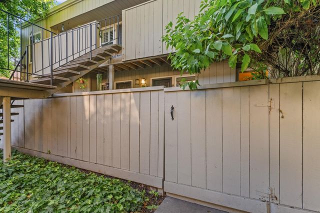 905 Apricot Avenue G, Campbell, CA 95008