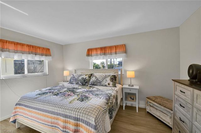 3018 SE 18th PL, Cape Coral, FL 33904