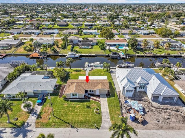 3018 SE 18th PL, Cape Coral, FL 33904