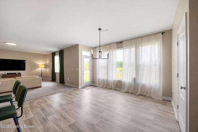2206 Summit View Ct, La Grange, KY 40031