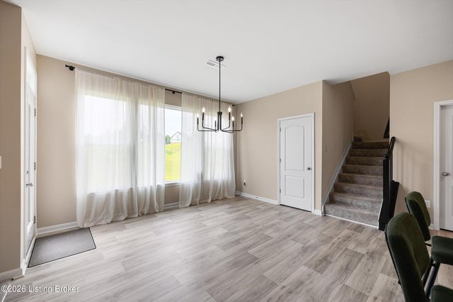 2206 Summit View Ct, La Grange, KY 40031