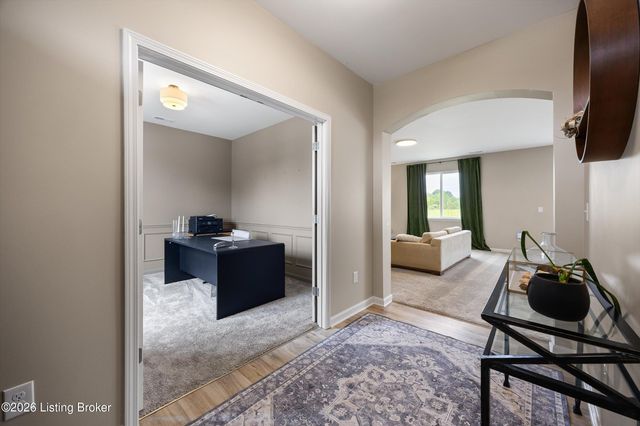 2206 Summit View Ct, La Grange, KY 40031