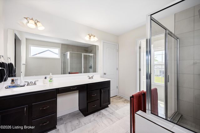 2206 Summit View Ct, La Grange, KY 40031