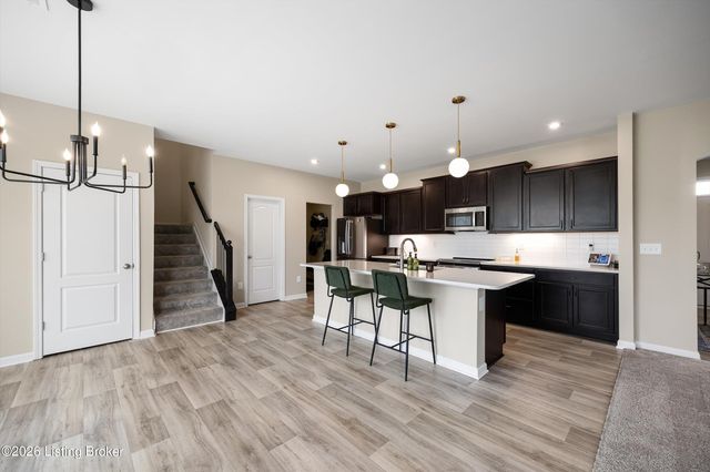 2206 Summit View Ct, La Grange, KY 40031