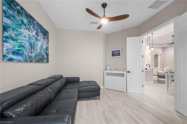 9042 Bronco CT, Naples, FL 34113