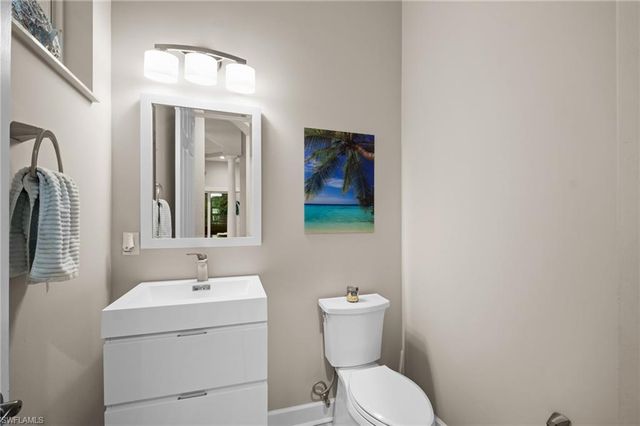 9042 Bronco CT, Naples, FL 34113