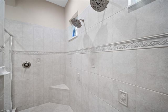 9042 Bronco CT, Naples, FL 34113