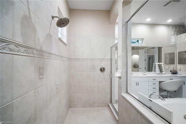 9042 Bronco CT, Naples, FL 34113