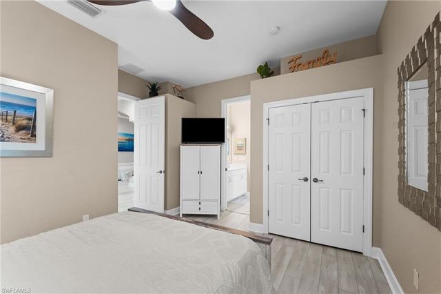 9042 Bronco CT, Naples, FL 34113