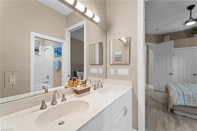 9042 Bronco CT, Naples, FL 34113