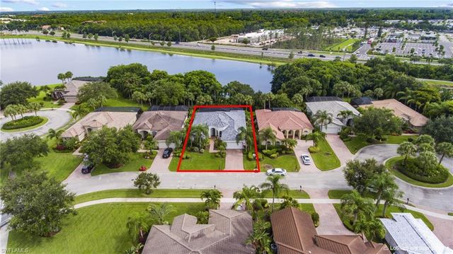 9042 Bronco CT, Naples, FL 34113