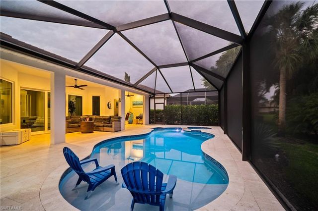 9042 Bronco CT, Naples, FL 34113