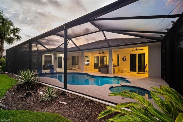 9042 Bronco CT, Naples, FL 34113