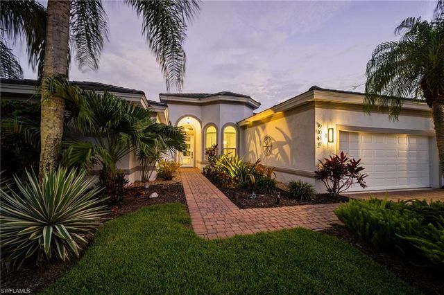 9042 Bronco CT, Naples, FL 34113