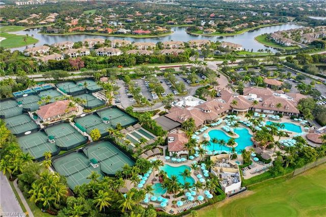 9042 Bronco CT, Naples, FL 34113