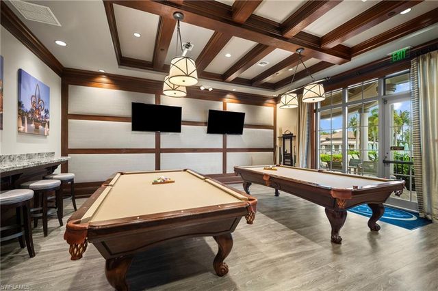 9042 Bronco CT, Naples, FL 34113