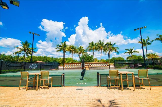 9042 Bronco CT, Naples, FL 34113
