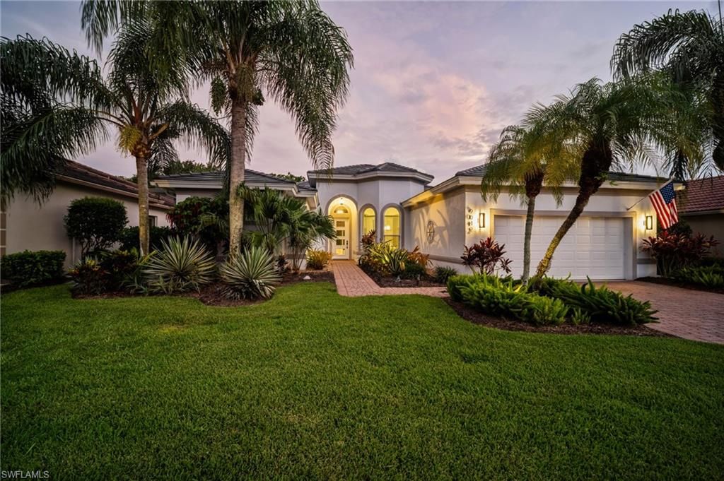 9042 Bronco CT, Naples, FL 34113
