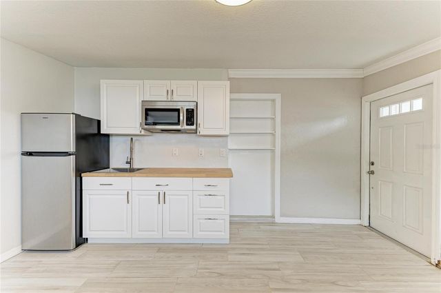 161 SUNTAN AVENUE, Sarasota, FL 34237