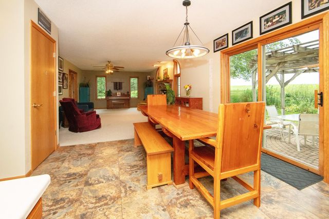 104 Maple Circle, Waverly, IA 50677