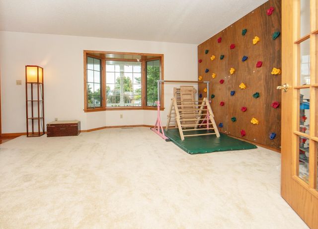 104 Maple Circle, Waverly, IA 50677