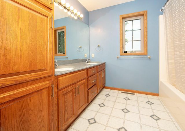 104 Maple Circle, Waverly, IA 50677