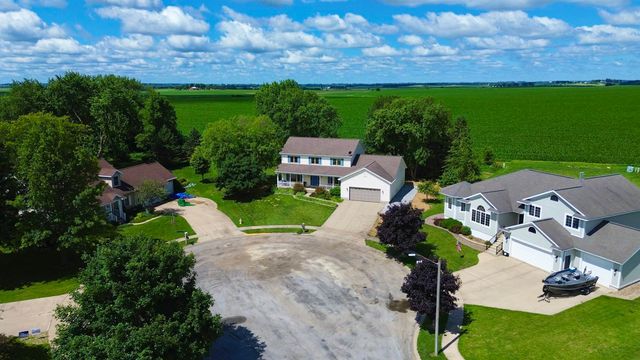 104 Maple Circle, Waverly, IA 50677