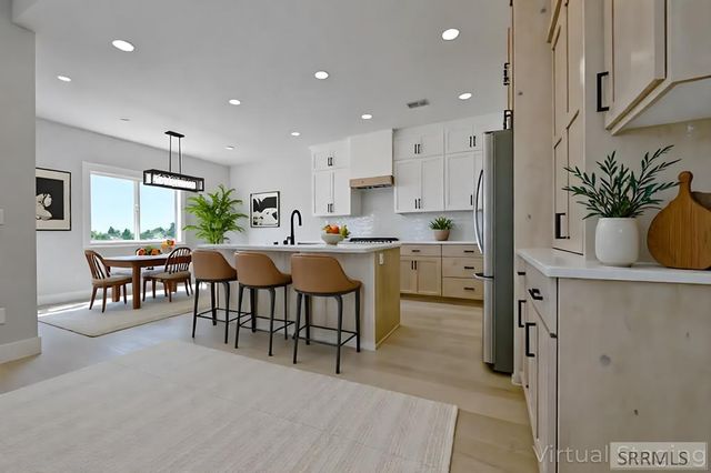 837 E 1560 N, Shelley, ID 83274