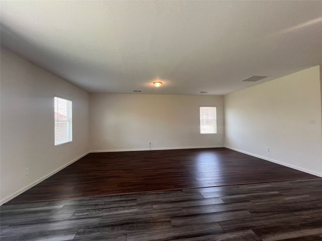 711 Camden Drive, Lavon, TX 75166