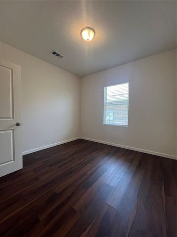 711 Camden Drive, Lavon, TX 75166