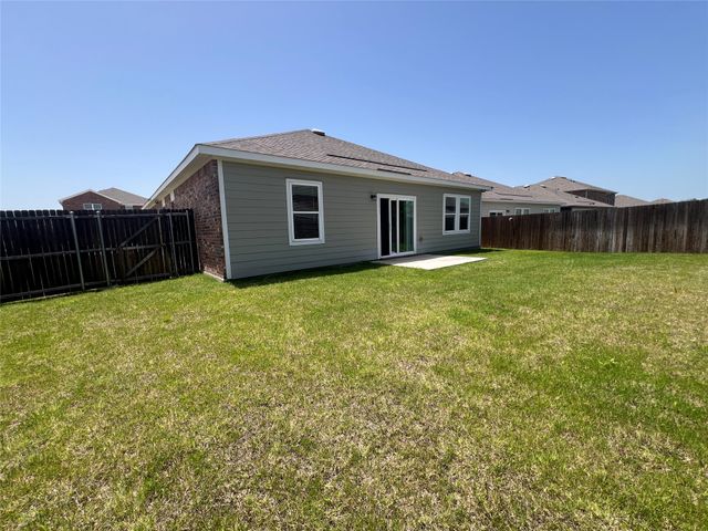 711 Camden Drive, Lavon, TX 75166