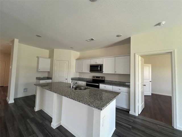 711 Camden Drive, Lavon, TX 75166