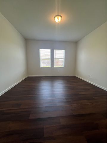 711 Camden Drive, Lavon, TX 75166