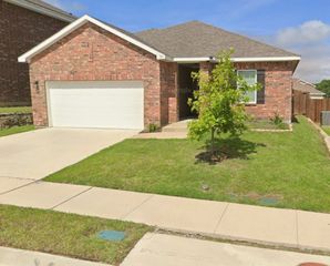 711 Camden Drive, Lavon, TX 75166