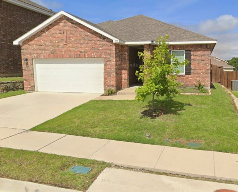 711 Camden Drive, Lavon, TX 75166
