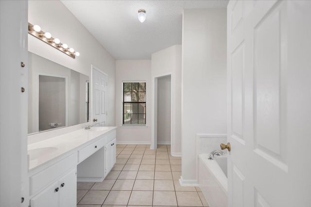 703 Daniel St, Gladewater, TX 75647