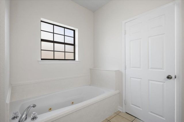 703 Daniel St, Gladewater, TX 75647