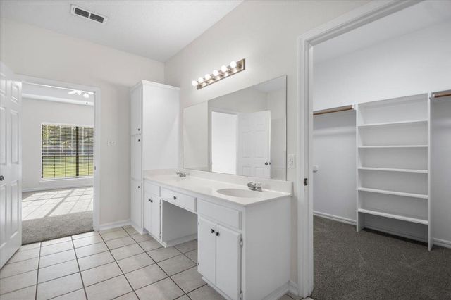 703 Daniel St, Gladewater, TX 75647