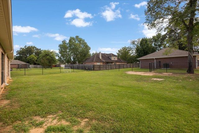703 Daniel St, Gladewater, TX 75647