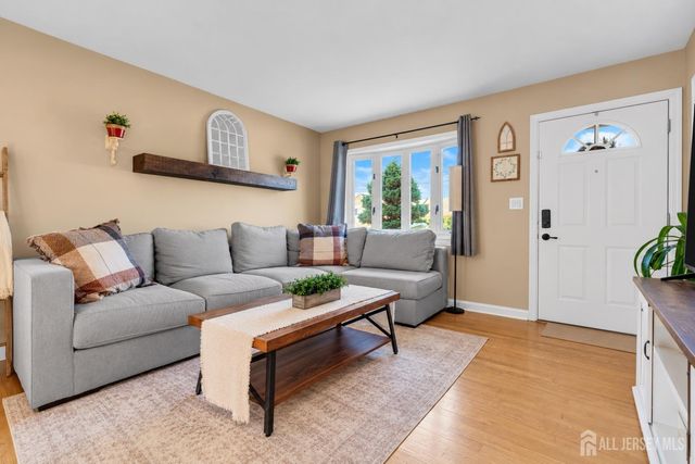4 Willow Avenue, Edison, NJ 08817