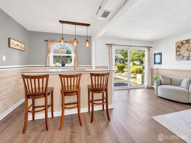 4 Willow Avenue, Edison, NJ 08817