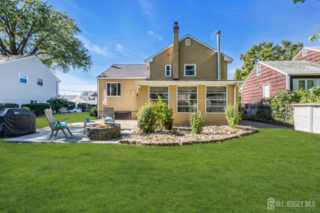 4 Willow Avenue, Edison, NJ 08817